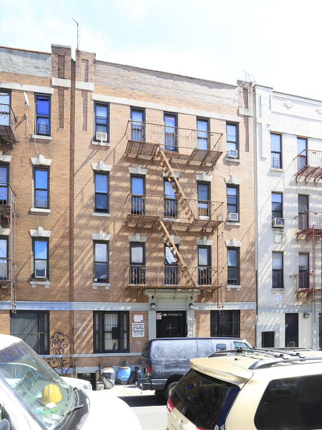 2420 Beaumont Ave in Bronx, NY - Building Photo - Building Photo