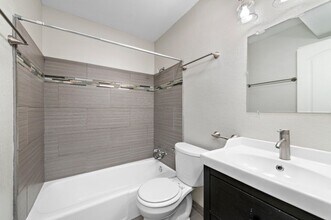 KOSOBRO in Kansas City, MO - Foto de edificio - Building Photo