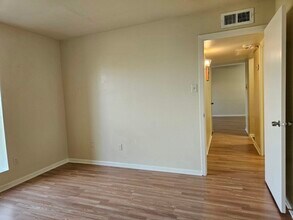 8433 Hearth Dr in Houston, TX - Building Photo - Building Photo