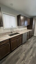 6889 Paige Ave in Warren, MI - Foto de edificio - Building Photo