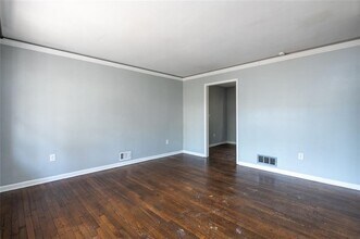 4085 Kenora Dr SW in Atlanta, GA - Building Photo - Building Photo