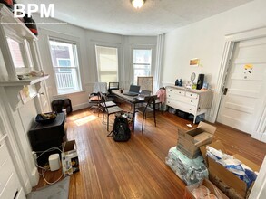 25 Forest Hills St, Unit 1 in Boston, MA - Building Photo - Building Photo