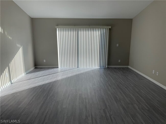 2611 NW 4th Pl in Cape Coral, FL - Building Photo - Building Photo