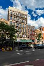 60-62 2nd Ave in New York, NY - Foto de edificio - Building Photo