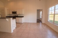 661 Berwick Dr photo'