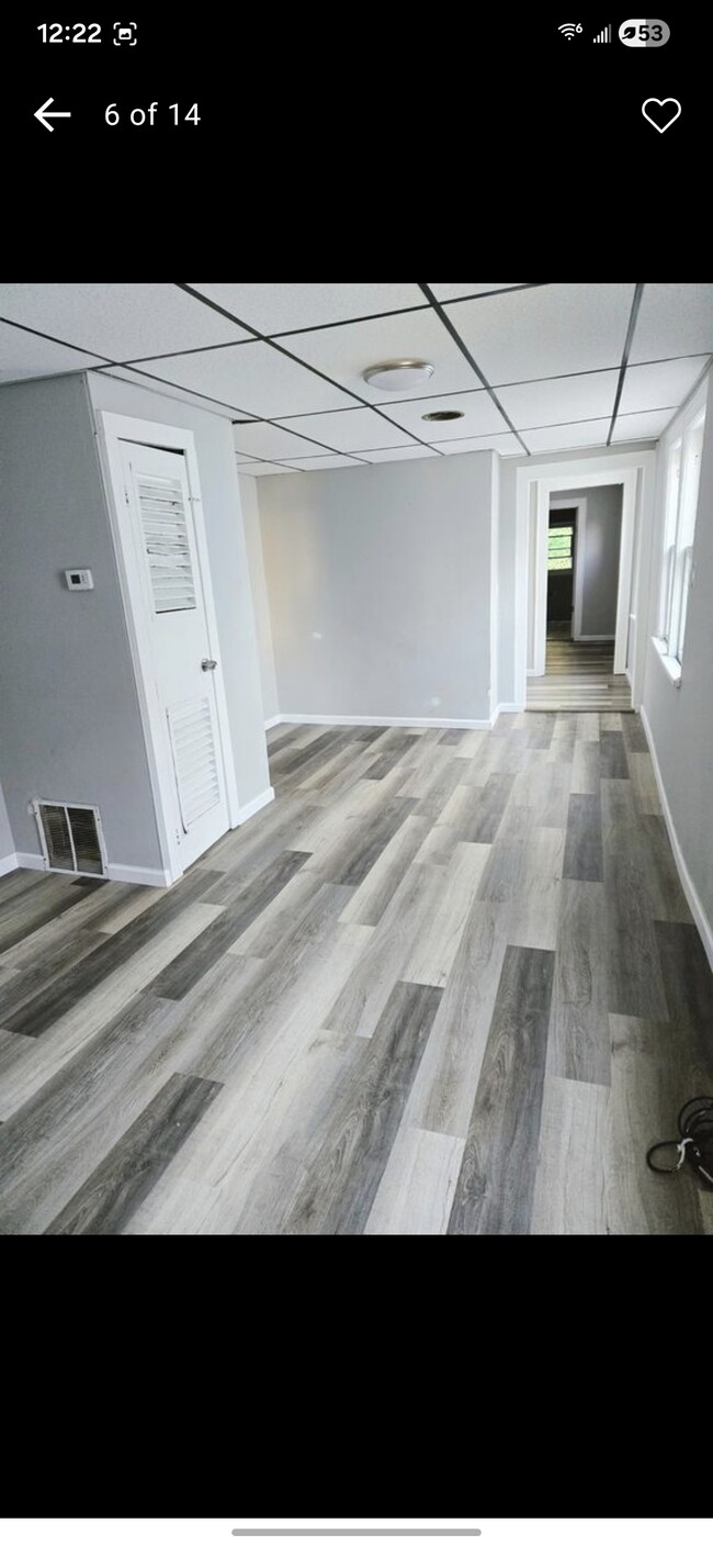 25 Stuyvesant St, Unit Apt 2R