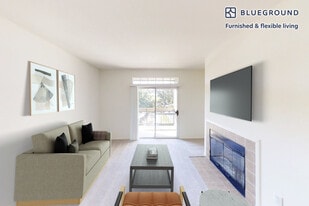 7904 Fall Creek Rd in Dublin, CA - Building Photo