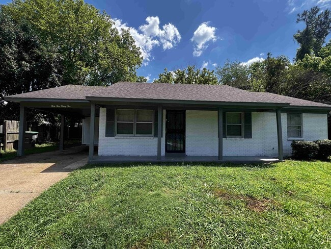 3424 Gladstone Cove in Memphis, TN - Building Photo - Building Photo