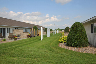 Blue Eagle Townhomes in Barnesville, MN - Building Photo - Building Photo