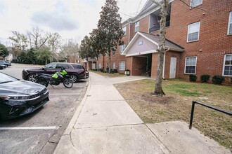 3000 S Adams St, Unit 335 in Tallahassee, FL - Foto de edificio - Building Photo