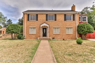 2324 17th St in Lubbock, TX - Building Photo