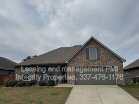 201 St Caillin St in Youngsville, LA - Building Photo