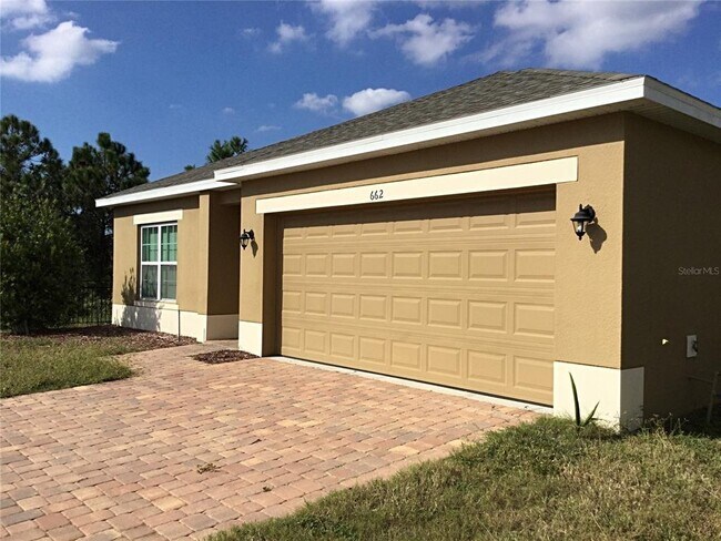 662 Vitoria Rd in Davenport, FL - Building Photo - Building Photo