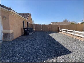 360 S Blagg Rd in Pahrump, NV - Building Photo - Building Photo