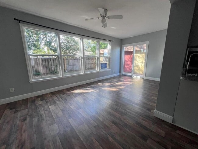 2072 Los Lomas Dr in Clearwater, FL - Building Photo - Building Photo