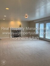 723 Deer View Cir in Fruit Heights, UT - Building Photo - Building Photo