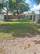 13437 SW 44th Ln in Miami, FL - Foto de edificio - Building Photo