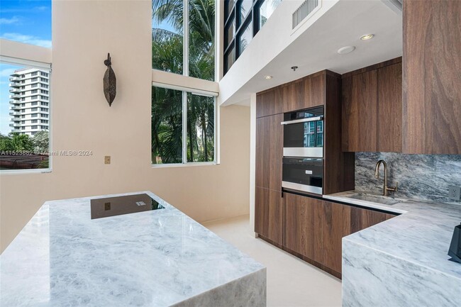 1428 West Ave, Unit 201 in Miami Beach, FL - Building Photo - Building Photo