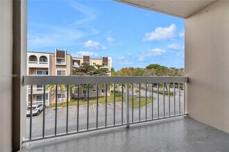 7820 Camino Real in Miami, FL - Building Photo - Building Photo