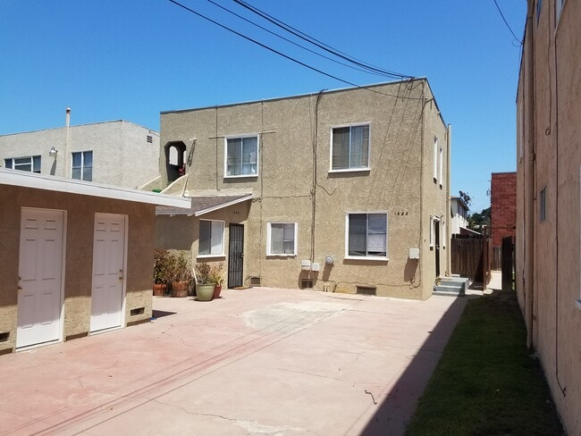1422 Orizaba Ave, Unit A in Long Beach, CA - Building Photo - Building Photo