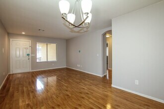 10810 W Alvarado Rd in Avondale, AZ - Building Photo - Building Photo