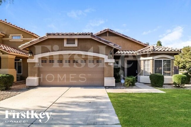 961 W Tremaine Ave