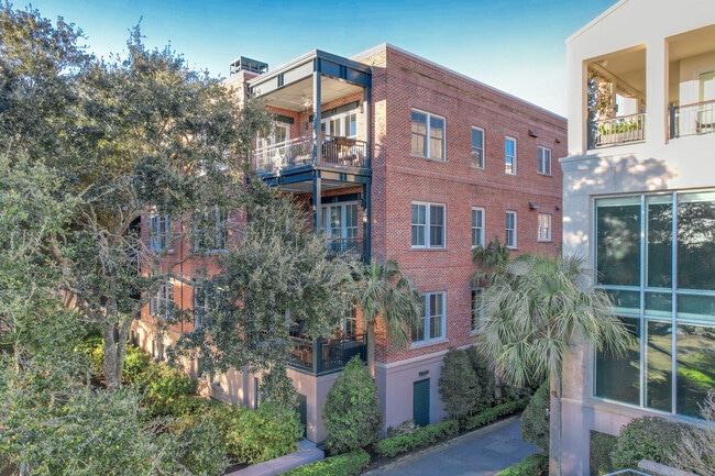 32 Prioleau St in Charleston, SC - Foto de edificio - Building Photo