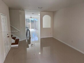 16546 SW 71st Terrace in Miami, FL - Building Photo - Building Photo