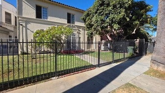 1251 W 36th St in Los Angeles, CA - Building Photo