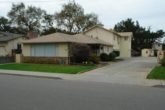 918-924 Mountain View Ave in Mountain View, CA - Building Photo - Building Photo