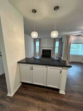 608 Diamond Dr in Newtown, PA - Foto de edificio - Building Photo