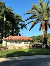 4192 Laurel Ridge Cir in Weston, FL - Building Photo - Building Photo
