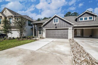 235 N Spotted Fern Dr in Montgomery, TX - Building Photo - Building Photo