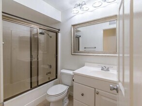 5914 Carell Ave in Agoura Hills, CA - Building Photo - Building Photo