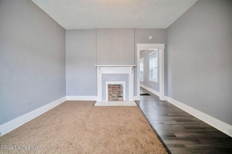 1817 Columbia St in Louisville, KY - Foto de edificio - Building Photo