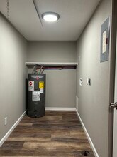 121 Waterbury Ct, Unit 125 in Westland, MI - Foto de edificio - Building Photo