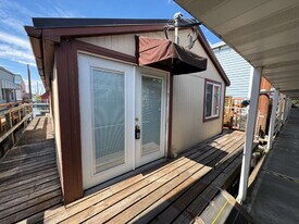 1547 N Jantzen St in Portland, OR - Building Photo