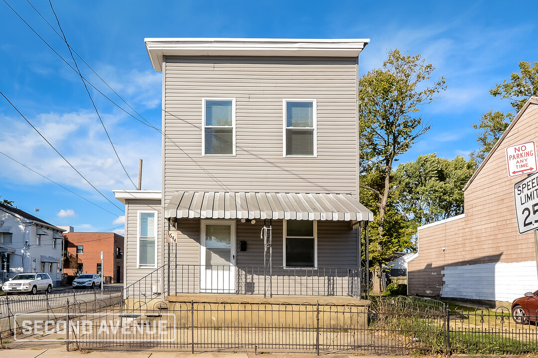 1644 Powers St in Cincinnati, OH - Foto de edificio