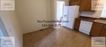 4950 S Mesquite Club Ln in Tucson, AZ - Building Photo - Building Photo