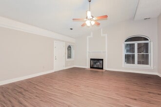 1740 Eaglecreek Trail in Cumming, GA - Foto de edificio - Building Photo