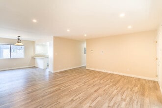 2102 Mathews Ave, Unit B in Redondo Beach, CA - Foto de edificio - Building Photo