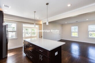 745 Fellsway, Unit T in Medford, MA - Building Photo - Building Photo