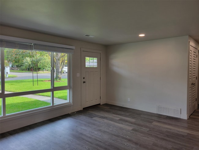 805 Newport Ct NE in Renton, WA - Building Photo - Building Photo