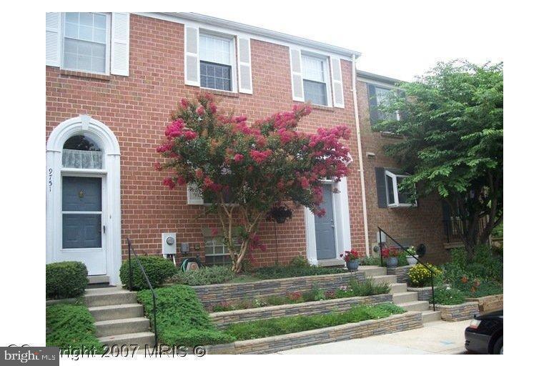 9753 Softwater Way in Columbia, MD - Building Photo