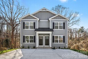 106 10th Ave SE in Hickory, NC - Building Photo