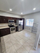 2810 NW 181st St in Miami Gardens, FL - Building Photo - Building Photo