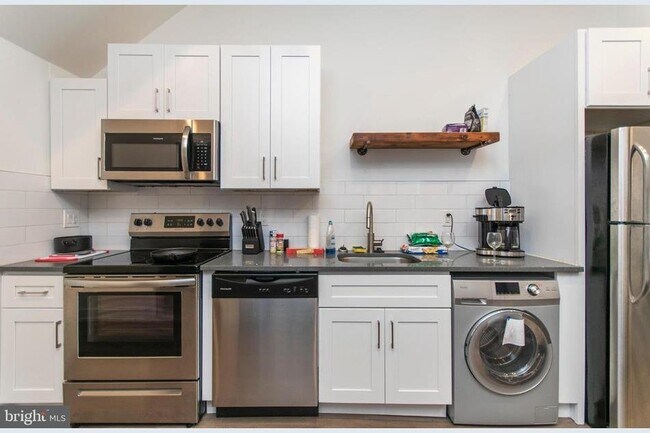 2817 W Girard Ave, Unit 2R