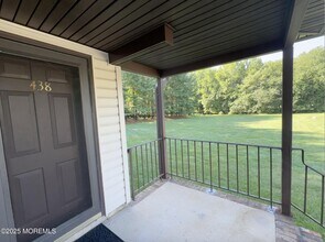 438 Oak Knoll Dr in Englishtown, NJ - Building Photo - Building Photo