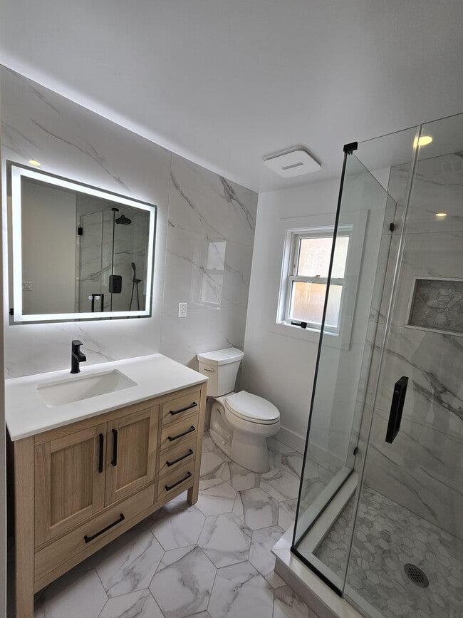 613 Willow Ave, Unit 1st Flr