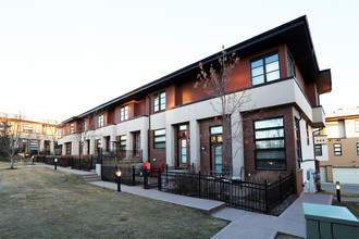 163 Aspen Hills Vill SW in Calgary, AB - Building Photo - Building Photo